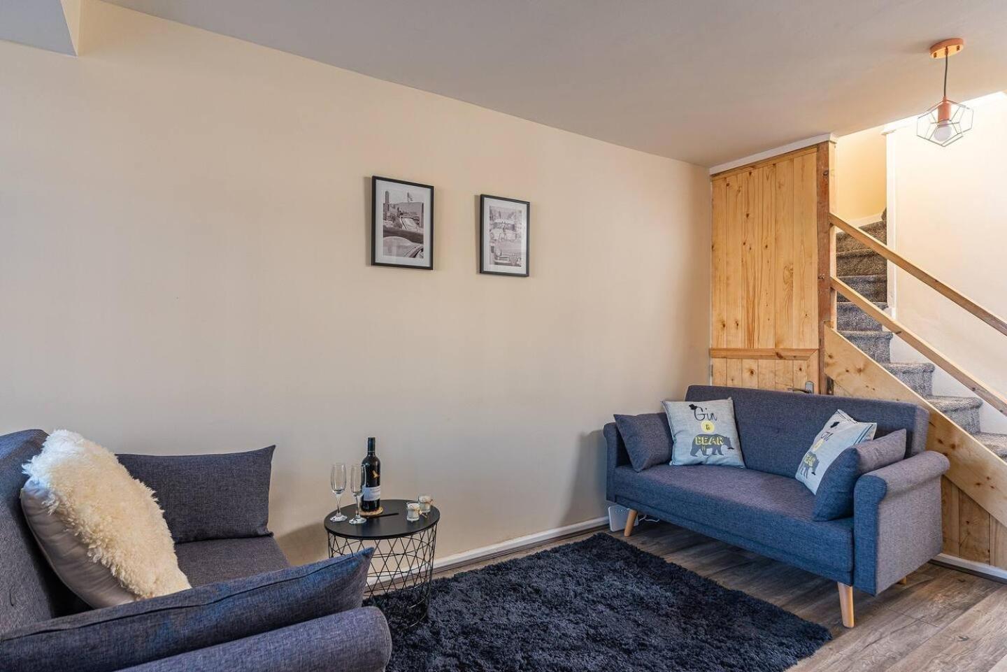 Dudley-Hospital-3Bed-Parking-Long Stay-Contractor Brierley Hill Buitenkant foto