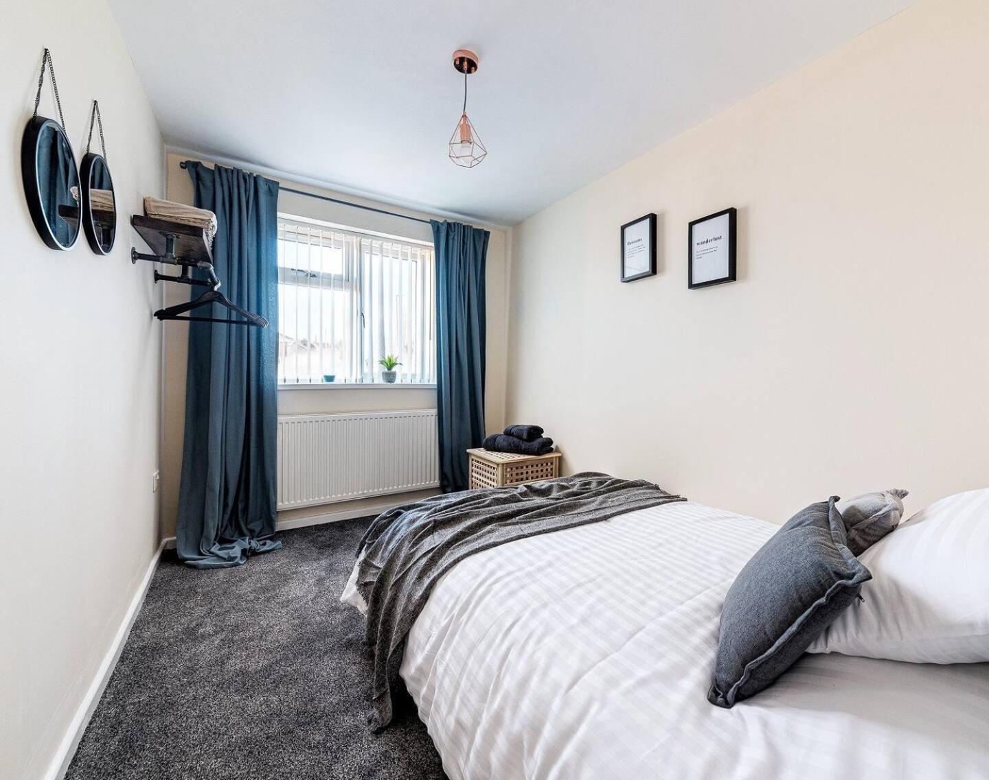 Dudley-Hospital-3Bed-Parking-Long Stay-Contractor Brierley Hill Buitenkant foto