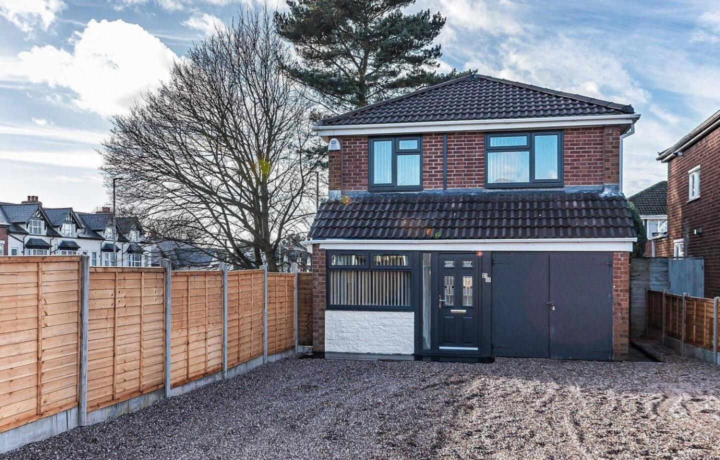 Dudley-Hospital-3Bed-Parking-Long Stay-Contractor Brierley Hill Buitenkant foto